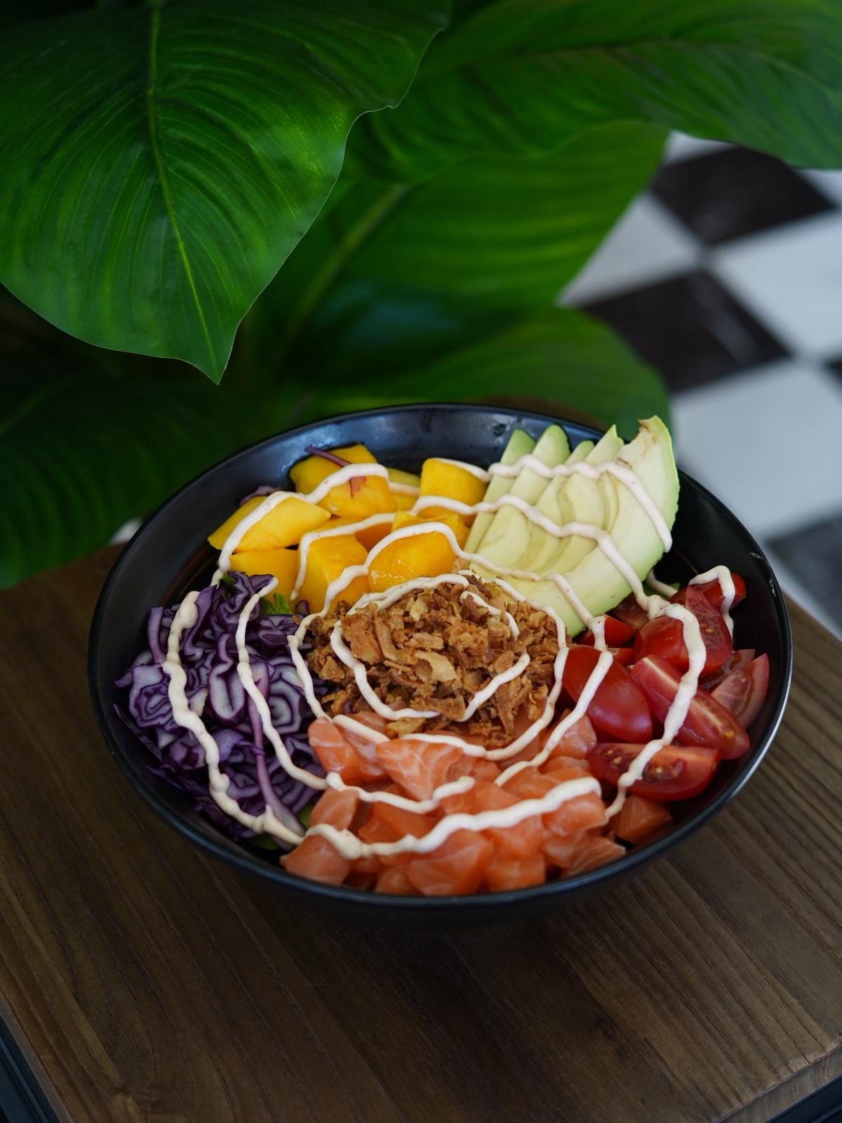 Poke de salmón